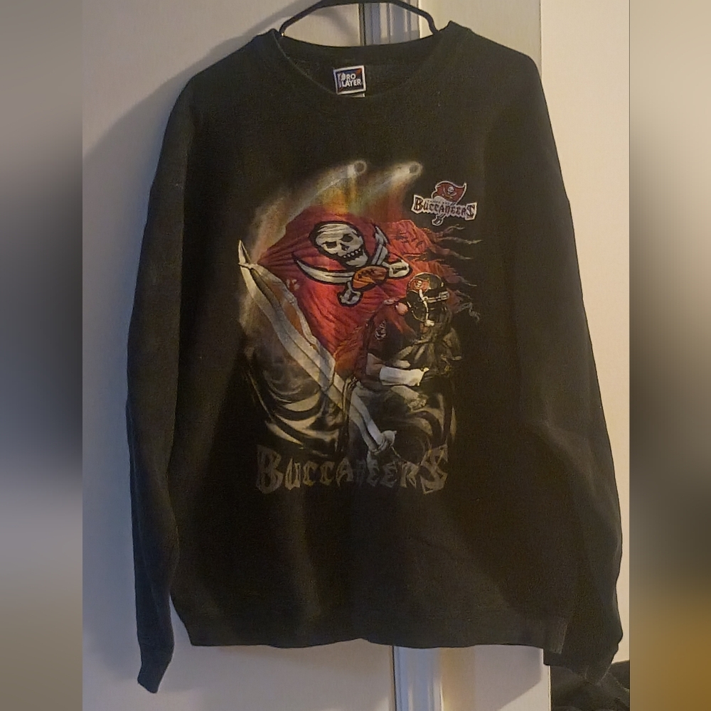 Vintage Pro Player Tampa Bay Buccaneers 90's Graphics Crewneck Sweater